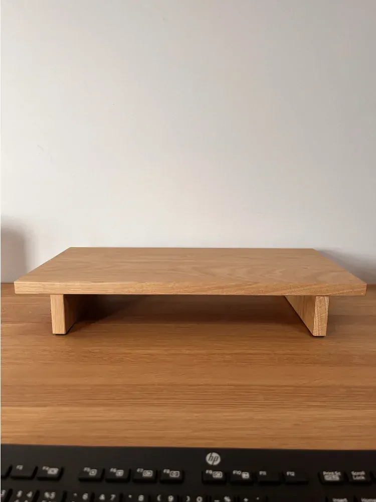 Podstavec pod monitor HOWARD